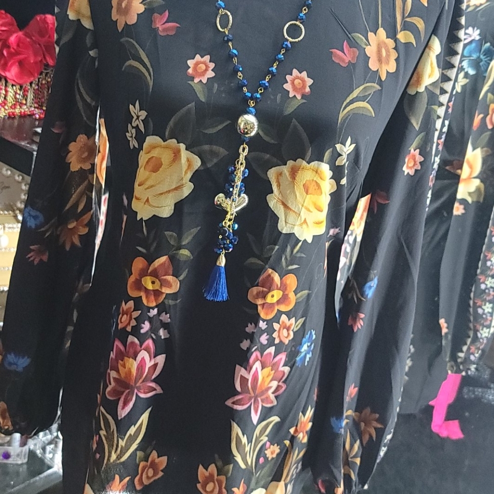 Dress and Necklace set - Picture 4 of 4